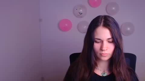 Snapshot of elsa_mur chatting on February 18, 2025, 8:03 pm Elsa online show from February 18, 2025, 8:03 pm