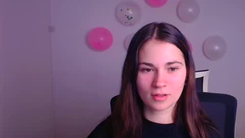 Snapshot of elsa_mur chatting on February 19, 2025, 7:59 pm Elsa online show from February 19, 2025, 7:59 pm