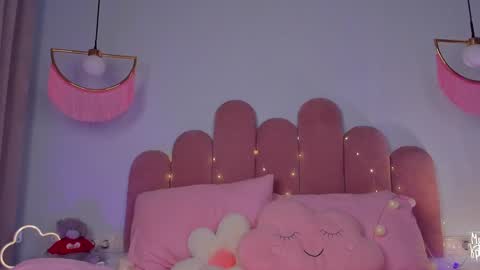 Snapshot of elsa_xo chatting on January 19, 2025, 12:17 pm Michelle online show from January 19, 2025, 12:17 pm