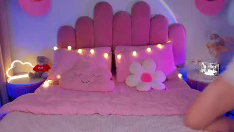 Snapshot of elsa_xo chatting on February 9, 2025, 8:13 pm Michelle online show from February 9, 2025, 8:13 pm