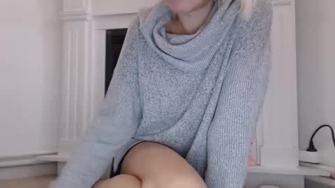 elssa_rush online show from October 25, 2025, 9:28 am