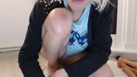 elssa_rush online show from November 24, 2025, 10:48 am