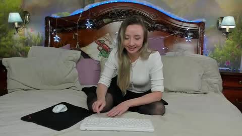 Snapshot of elvaarno chatting on January 10, 2025, 11:22 am ElvaArno online show from January 10, 2025, 11:22 am