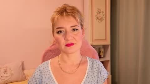 Elvira online show from November 20, 2025, 10:59 am