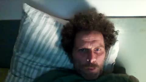 Snapshot of elyjahoye chatting on December 15, 2025, 8:35 pm elyjahoye online show from December 15, 2025, 8:35 pm