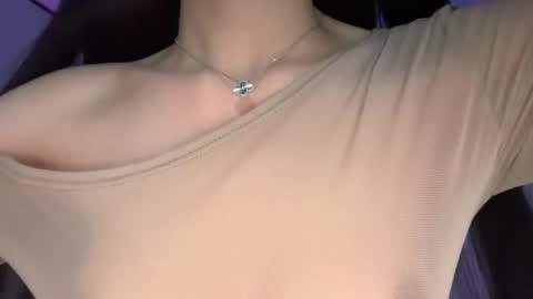 ElysHunter the girl will hunt you  online show from November 23, 2025, 12:38 pm