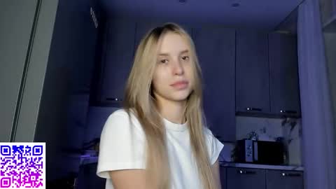 Snapshot of elysia_xo chatting on October 10, 2025, 11:59 pm Elysia online show from October 10, 2025, 11:59 pm