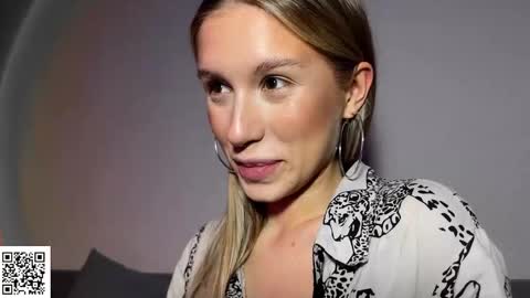 Snapshot of elysia_xo chatting on October 22, 2025, 9:36 pm Elysia online show from October 22, 2025, 9:36 pm