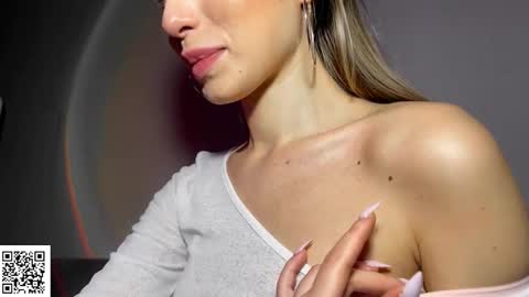 Snapshot of elysia_xo chatting on October 23, 2025, 10:08 pm Elysia online show from October 23, 2025, 10:08 pm