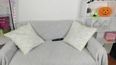 Snapshot of elzaglower chatting on November 2, 2025, 8:17 am Elza online show from November 2, 2025, 8:17 am