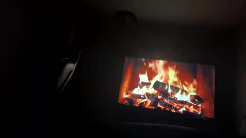 Snapshot of em3rald9090 chatting on December 16, 2025, 8:19 am em3rald9090 online show from December 16, 2025, 8:19 am