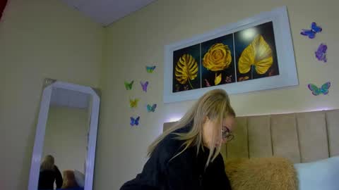 Snapshot of ema_garciaa chatting on October 2, 2025, 12:34 pm ema garcia online show from October 2, 2025, 12:34 pm