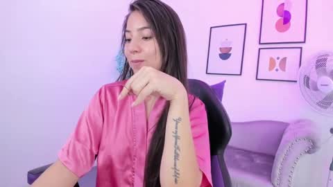 Snapshot of ema_louisx chatting on January 14, 2025, 4:50 pm Ema louisx online show from January 14, 2025, 4:50 pm