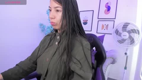 Snapshot of ema_louisx chatting on January 29, 2025, 12:13 pm Ema louisx online show from January 29, 2025, 12:13 pm