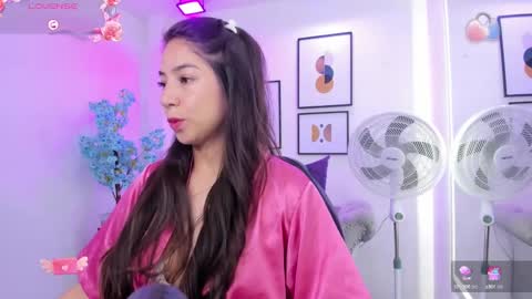 Snapshot of ema_louisx chatting on February 12, 2025, 12:44 pm Ema louisx online show from February 12, 2025, 12:44 pm