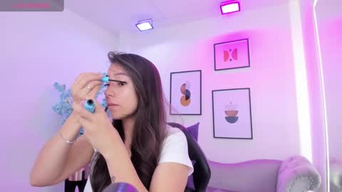 Snapshot of ema_louisx chatting on February 24, 2025, 12:26 pm Ema louisx online show from February 24, 2025, 12:26 pm