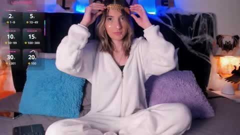 Ema online show from October 29, 2025, 7:48 pm