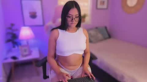 Ema online show from September 25, 2025, 9:29 pm