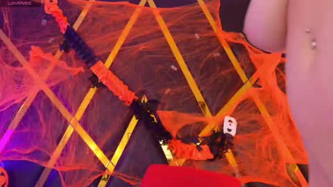 Snapshot of emaacastro chatting on October 31, 2025, 11:55 am Emma online show from October 31, 2025, 11:55 am