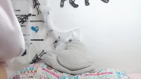 Snapshot of emawalker_ chatting on October 26, 2025, 12:44 pm Ema Walker online show from October 26, 2025, 12:44 pm