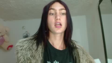 ember57607 online show from February 2, 2025, 9:40 am