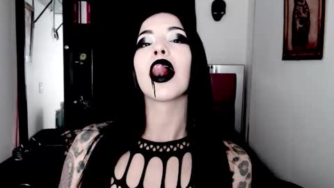 Emerald Black online show from December 18, 2025, 6:41 am