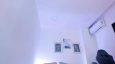 emelie_89 online show from October 21, 2025, 12:17 pm