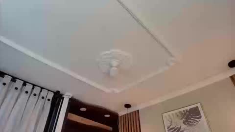 Snapshot of emelie_ch_ chatting on September 22, 2025, 10:23 pm Emily online show from September 22, 2025, 10:23 pm