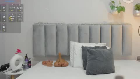 Emely online show from September 24, 2025, 11:24 am