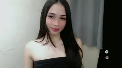 Snapshot of emelyn_fuckdoll chatting on January 23, 2025, 5:35 am Scarlett online show from January 23, 2025, 5:35 am