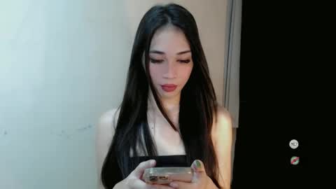 Snapshot of emelyn_fuckdoll chatting on January 25, 2025, 6:55 am Scarlett online show from January 25, 2025, 6:55 am