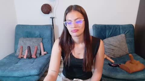 Snapshot of emerald_sparkles chatting on October 2, 2025, 11:23 pm sabrina online show from October 2, 2025, 11:23 pm