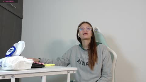 Snapshot of emerald_sparkles chatting on October 19, 2025, 3:51 am sabrina online show from October 19, 2025, 3:51 am