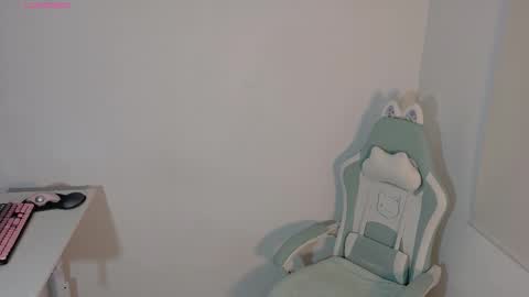 Snapshot of emerald_sparkles chatting on November 16, 2025, 11:54 pm sabrina online show from November 16, 2025, 11:54 pm