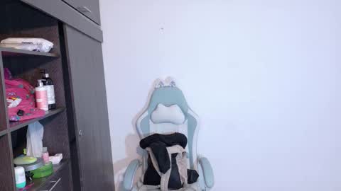 Snapshot of emerald_sparkles chatting on December 5, 2025, 3:37 am sabrina online show from December 5, 2025, 3:37 am