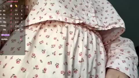 Snapshot of emeraldcotton chatting on November 11, 2025, 4:12 am Gily online show from November 11, 2025, 4:12 am