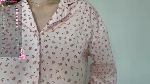 Snapshot of emeraldcotton chatting on November 30, 2025, 9:35 am Gily online show from November 30, 2025, 9:35 am