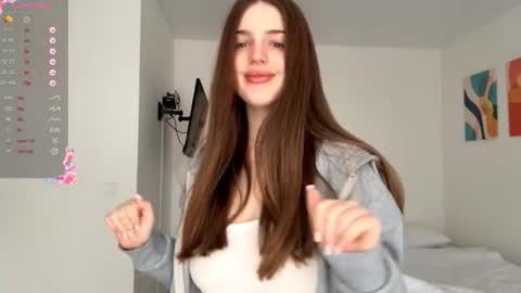 Snapshot of emeraldcotton chatting on December 14, 2025, 9:14 am Gily online show from December 14, 2025, 9:14 am