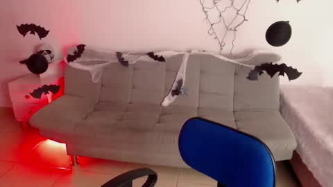 emi_carter online show from October 23, 2025, 10:52 pm