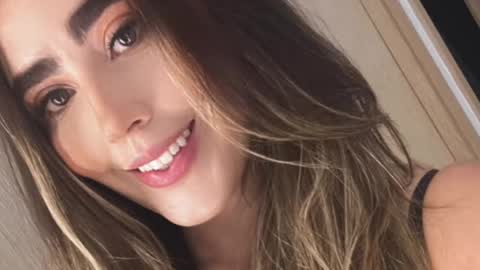 emi_royse online show from March 5, 2025, 2:36 am