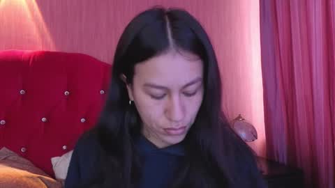 Emilia Gomez online show from November 3, 2025, 1:01 pm