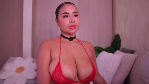 Snapshot of emiily_bell chatting on November 29, 2025, 4:21 pm online show from November 29, 2025, 4:21 pm