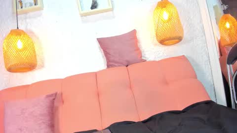 Emily online show from November 28, 2025, 12:08 pm