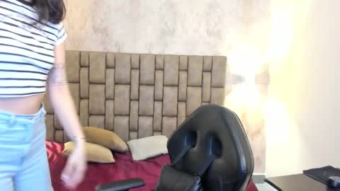    online show from February 21, 2025, 12:06 pm