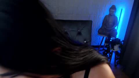 POWERFULL GODDESS EMILI online show from December 11, 2024, 6:36 am