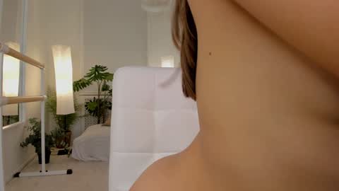 emilia_dream online show from January 24, 2025, 12:42 am