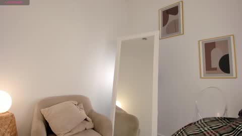 emilia_dream online show from February 18, 2025, 9:53 pm