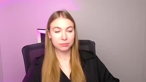 Emilia online show from February 5, 2025, 6:13 am