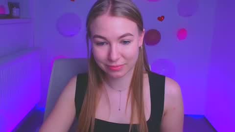 Emilia online show from March 7, 2025, 3:18 pm