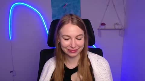 Emilia online show from November 10, 2025, 6:34 am